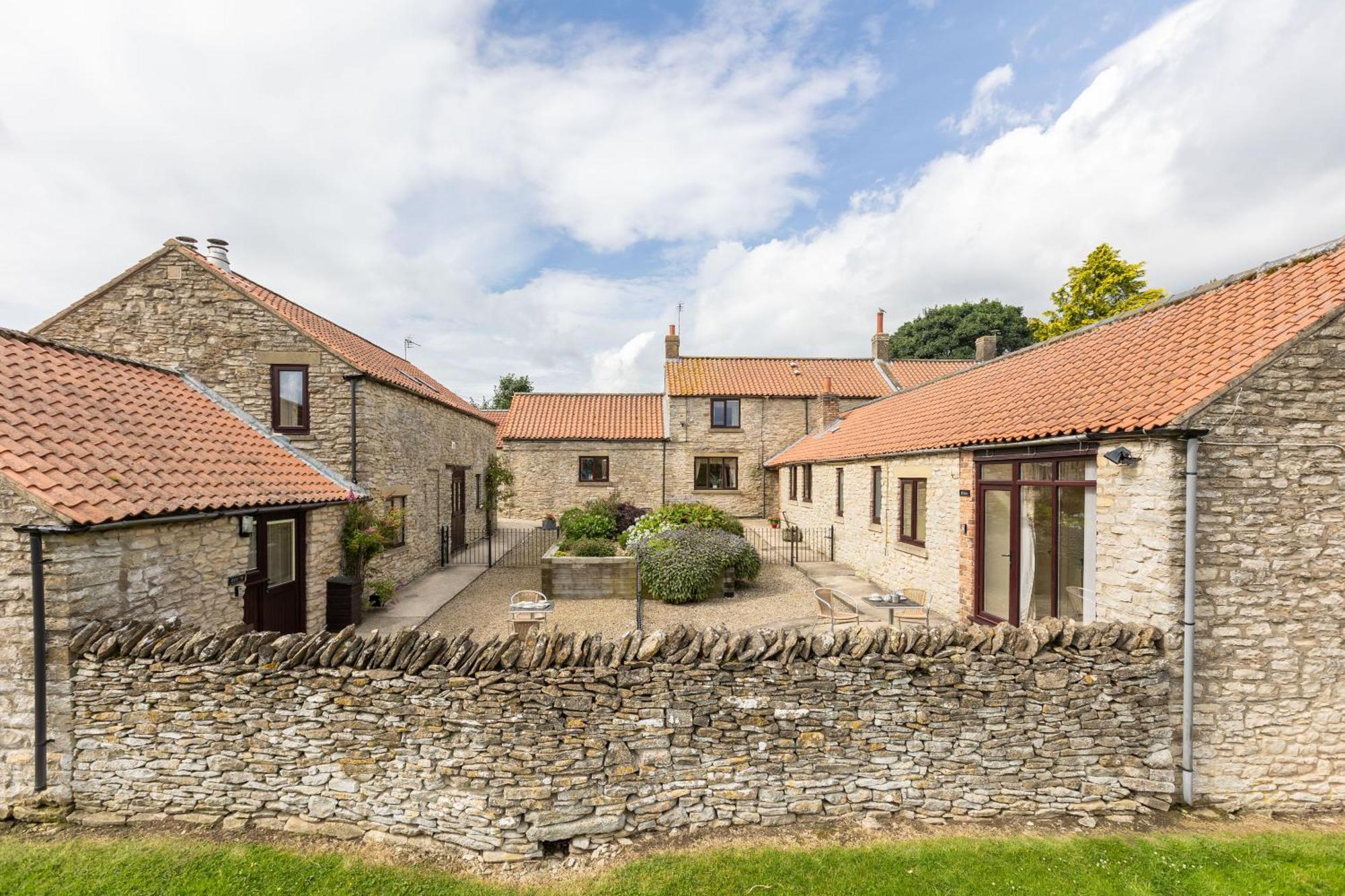 Valley View Farm Holiday Cottages Хелмсли Екстериор снимка